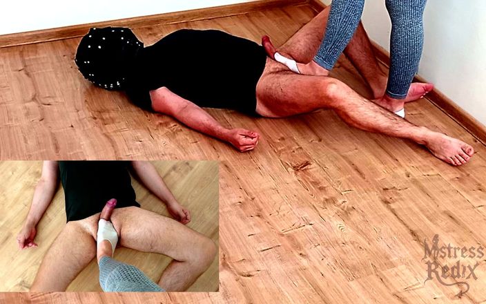 Mistress Redix: Dura pegada de pelotas - máscara de privación sensorial!