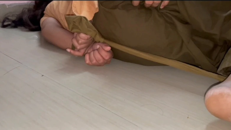Pihu bhabhi: Indická vesnická sexy vysoká škola Desi Dívka ošukaná v lese Virální...