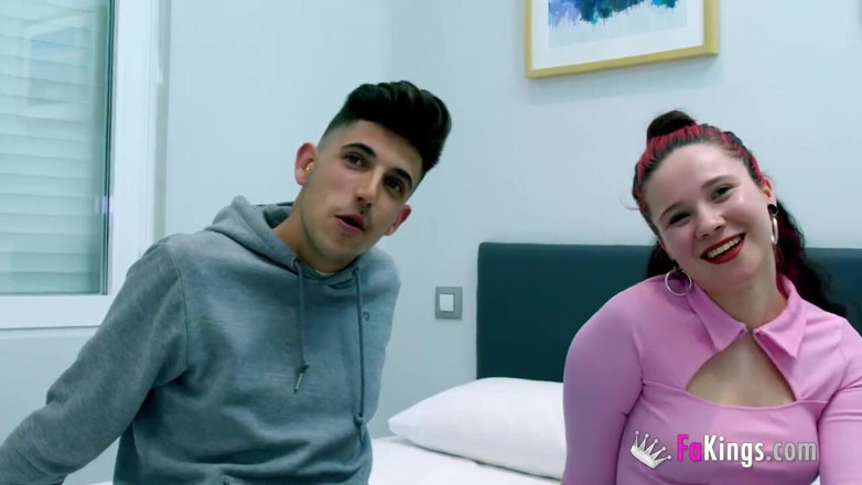 FAKings: Náctiletá holka si kupuje kalhotky před svou velkou scénou: Den...