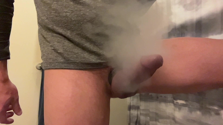 Hungclouds: Smokin + Stroakin