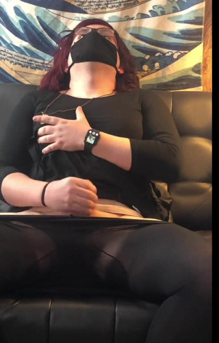 Lauren Ashland: Maskiertes trans-mädchen solo auf couch