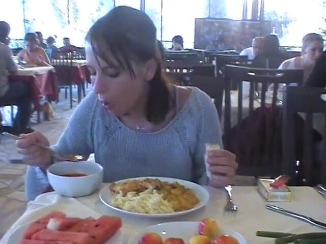 Hot Euro Girls: Ragazza in vacanza con il suo fidanzato