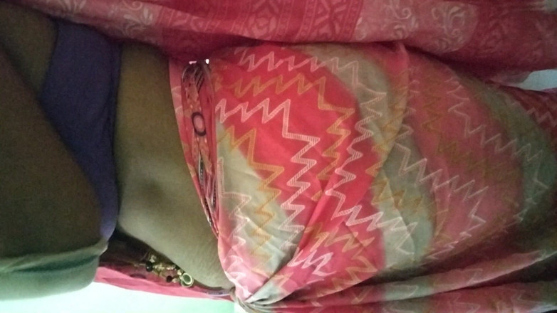 Tamil lesbian: Bini Skirt Dan Saree Memakai Panas