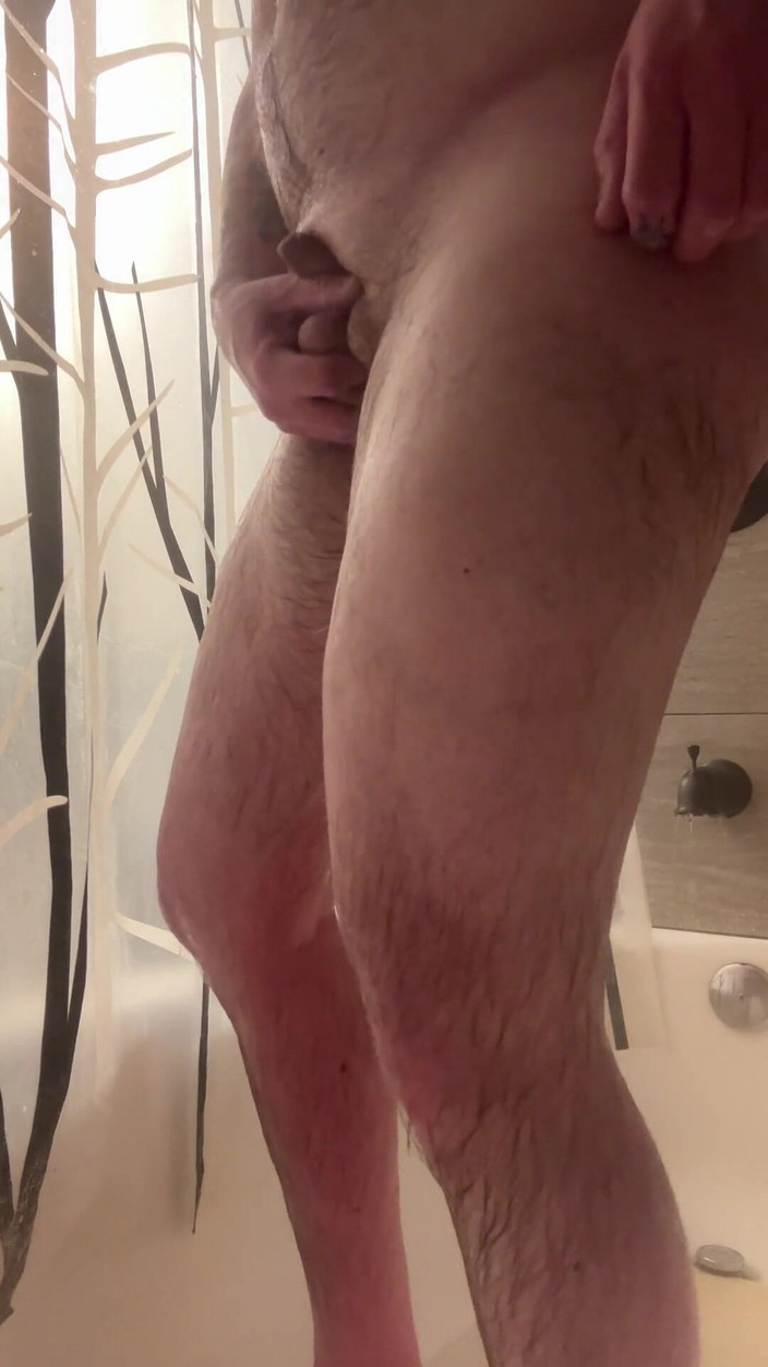 ChuckTaylor: Kinky maagd betrapt op douchen