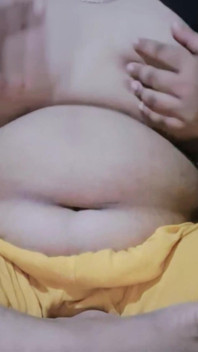 Üvey kız kardeş kaşınıyor! Kaşıntıyı çizecek kimse yok! Seksi ateşli video