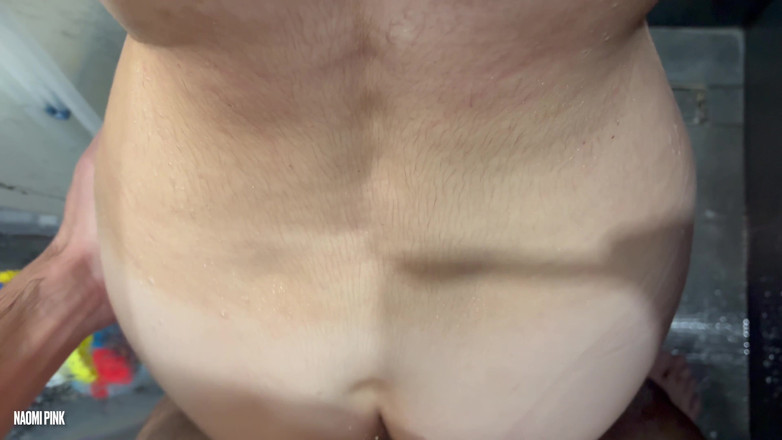 Naomi Pink: Sudut pandangan pertama mentah dan liar dalam pasangan mandi haba...