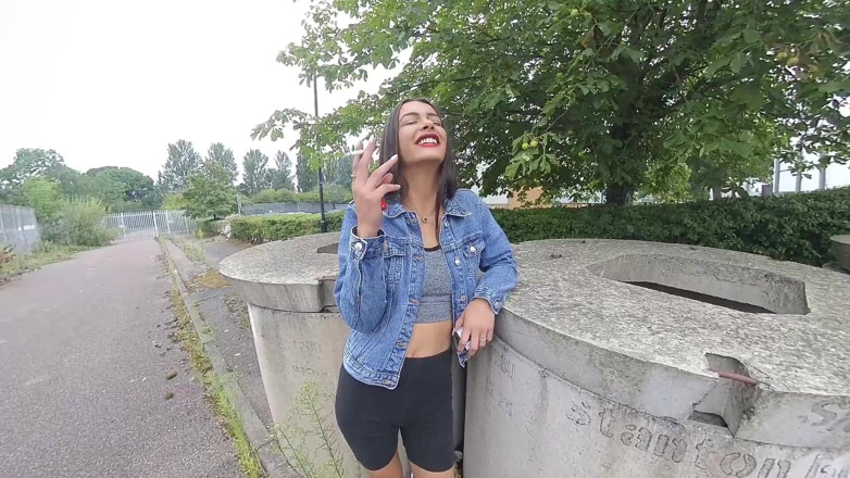 VR smokers HD-2D Videos Only: Kim Model - Röportaj