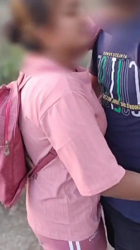 Studente indiano all'aperto sesso video virale mms