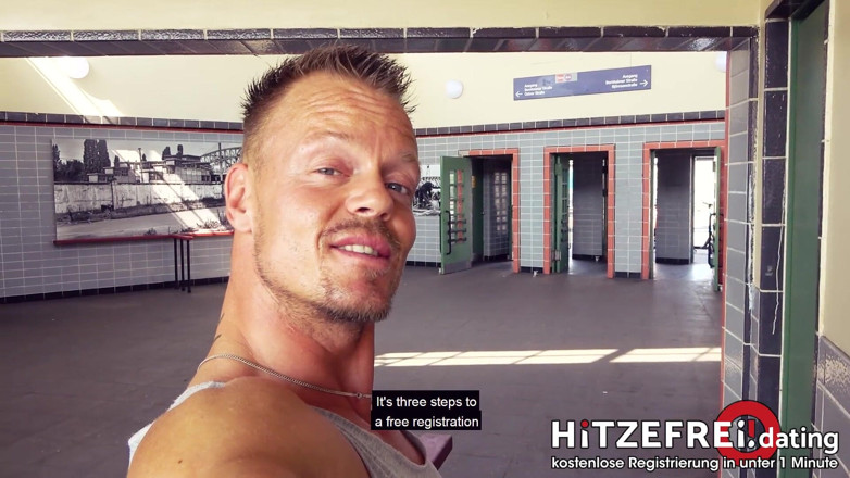 Hitzefrei: ミニhotcoreは見知らぬ人によって愚かな屋外で犯されました!
