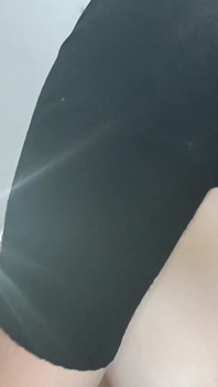 ฉันอยากดูดควยพ่อเลี้ยงมากเลย เพราะฉันทำตัวไม่ดี เขาจึงยัดมันเข้าไปเต็มปากฉัน