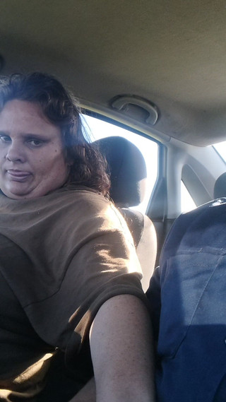 hothouse18xxx: Stacy Jhonny'ye arabasında sapık bir elle muamele yaptı (edepsiz konuşma)