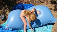 Destination Kat: 巨大的充气羞辱与爆裂