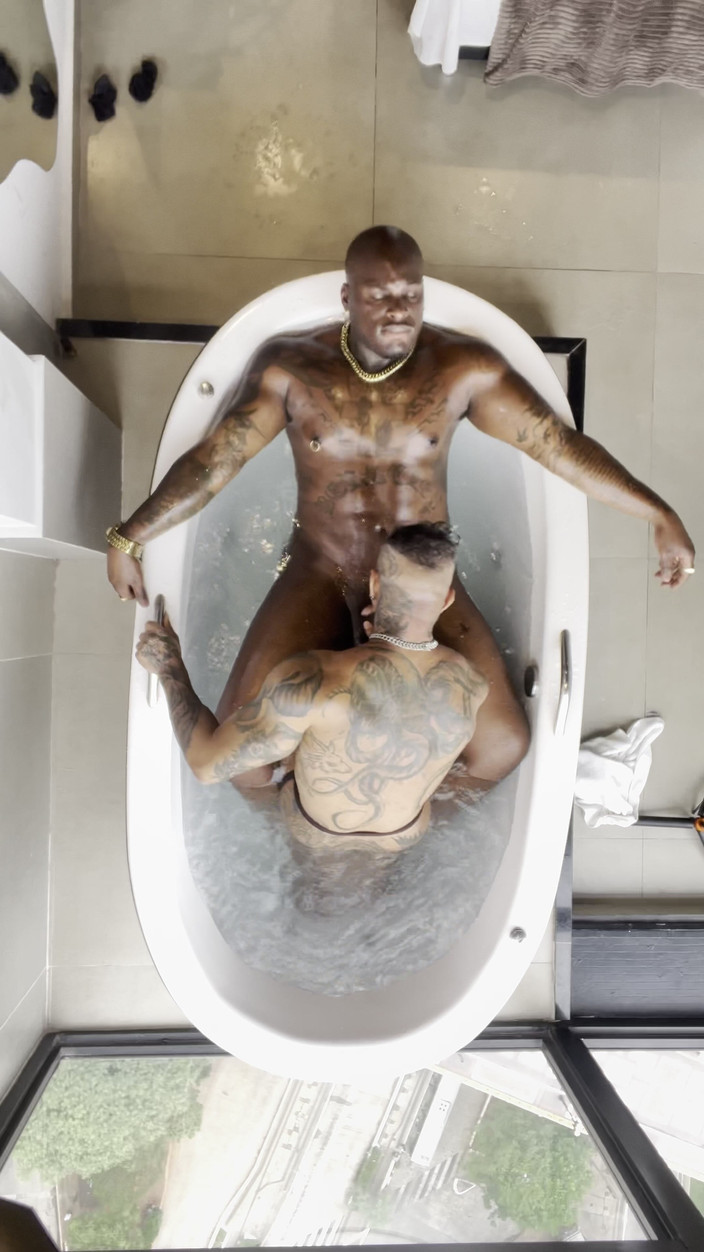 DADDYBLACKXXX: Pantat bahenol cewek binal ini dientot habis-habisan sama kontol raksasa...