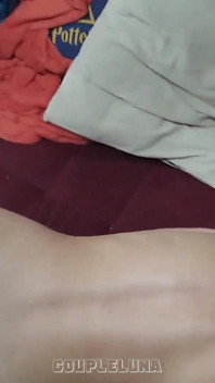 Sexy teenagerka šuká se dvěma dobře obdařenými přáteli a hodně si užívá!