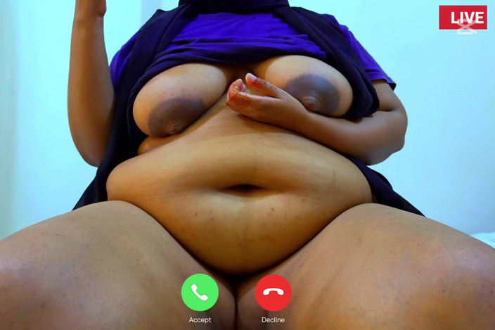 Aria Mia: Puoi chiamarmi &amp; eccitarmi più videochiamata? Sono una ragazza single bollente...