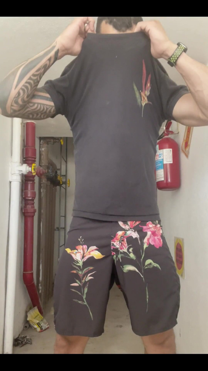 Pedro Surf: Hard-on