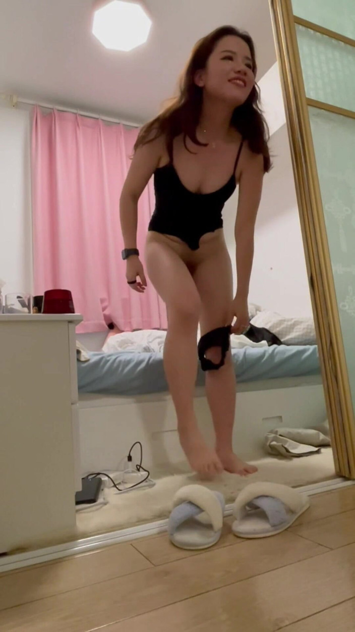 Cris Santana: Lulu Wild - di Halloween, adik tiri saya berpakaian sebagai playboy...