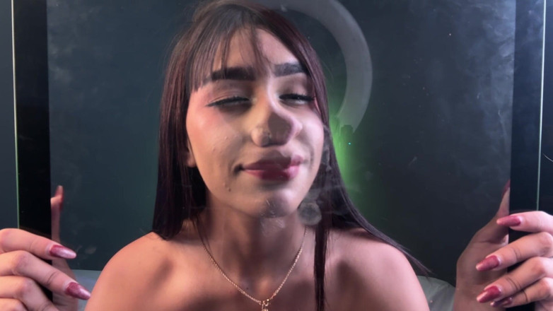 Elikink: Aynada Eğlence