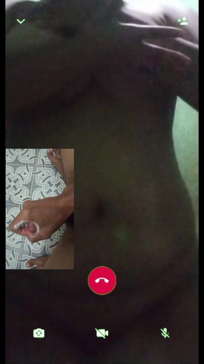 Claraidn: Aha, kdyby byla blíž, určitě bych ejakuloval do pusy