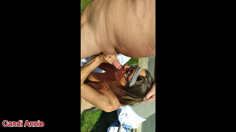 Candi Annie: Candi Annie 뒤뜰 정액 애인