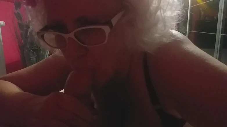 PureVicky66: German Granny Wet Blowjob