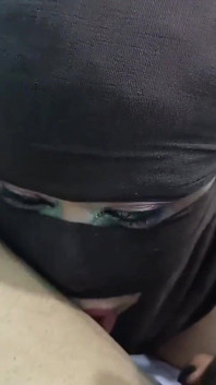 Sání a lízání egyptské Sharmota sání ptáka svého milence. Egyptský arabský sex s čistým hlasem