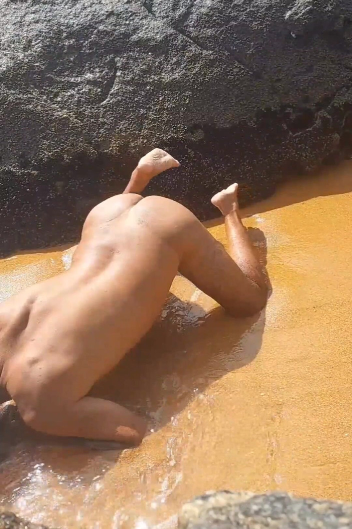 Ladysilvas: Ladysilva pokazując jej gorący tyłek na plaży, uwielbiam być nagi...