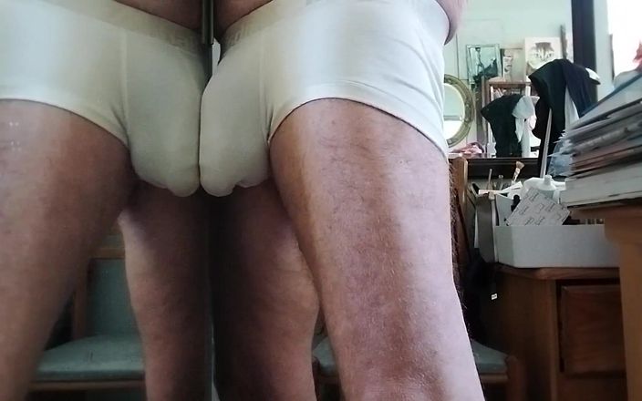 Hairyartist: Moje stopy są tutaj, aby cię spust