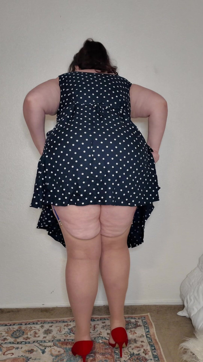 cutejayne: Gorąca BBW MILF w Polka Kropki i pończochy