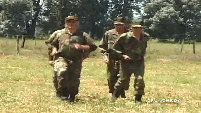 Latino Fucker: Latinos - mușchi militari futându-se în aer liber