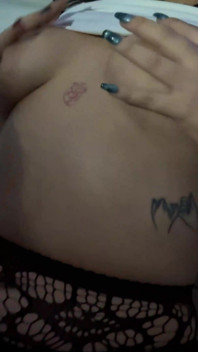 Magrinha loira fica com duas amigas curvilíneas - sexo a três lésbico selvagem