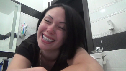 Goddess Misha Goldy: Guy loses towel in front of me SPH