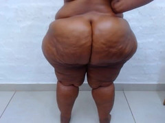 Big black clapping booties: Mi masturbo il mio enorme culo bbw che ondeggia completamente...