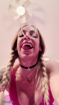 POV-wrestling mit brust im gesicht und tittenfick endet mit Mars Solo