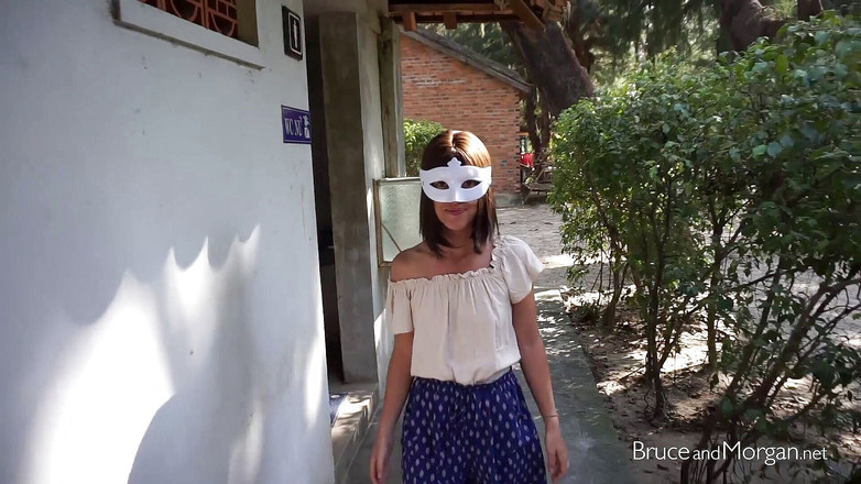 Bruce-and-Morgan: Ich mag Pisse als urinal