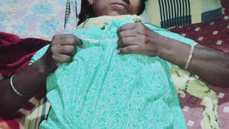 Aassam: Uttar Pradesh bekar kız tam seks videosu