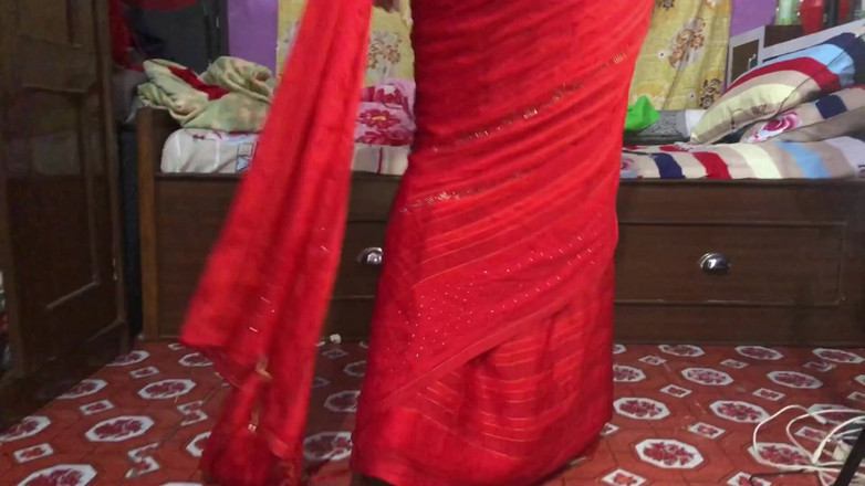 Lustybaby605: Nepali bebê em saree vermelho fodido em todos os estilos