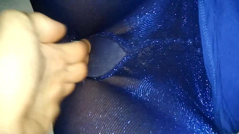 Nylon Xtreme: Серебряный минет в нейлоновых колготках и маске