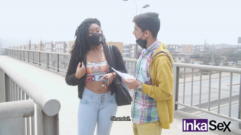 Inka productions: Une danseuse séduit une fille noire péruvienne excitée