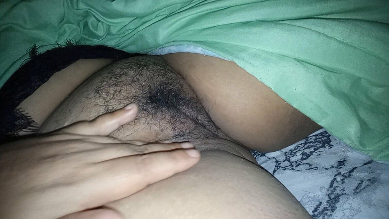 Karmicoxv: Škrábání kundičky mého souseda, když je moje žena doma