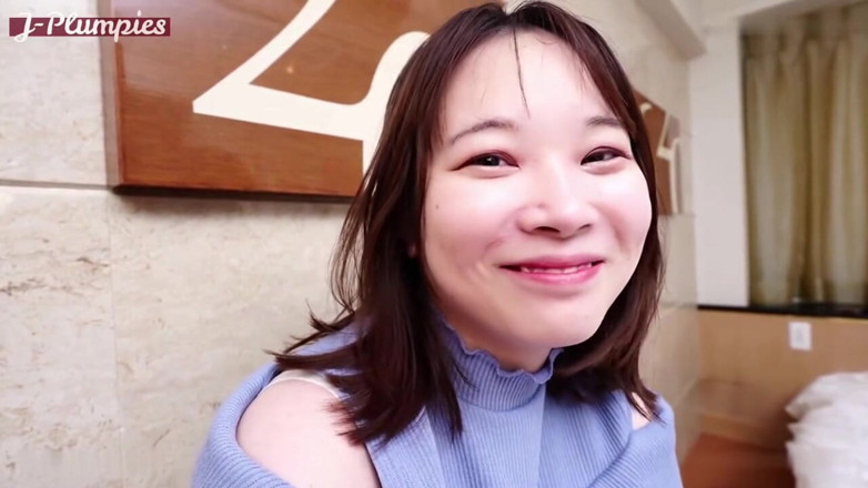 THAT'S WHAT SHE SAID: 無修正のHカップオフィスレディ、溢れるバストマッサージ、激しい中出し絶頂