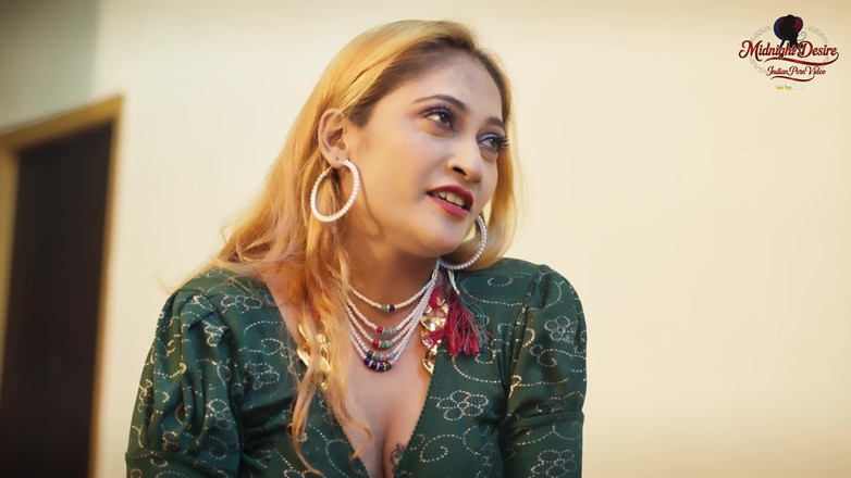 Midnight desire: Abang ipar miang mengongkek adik ipar miangnya yang seksi