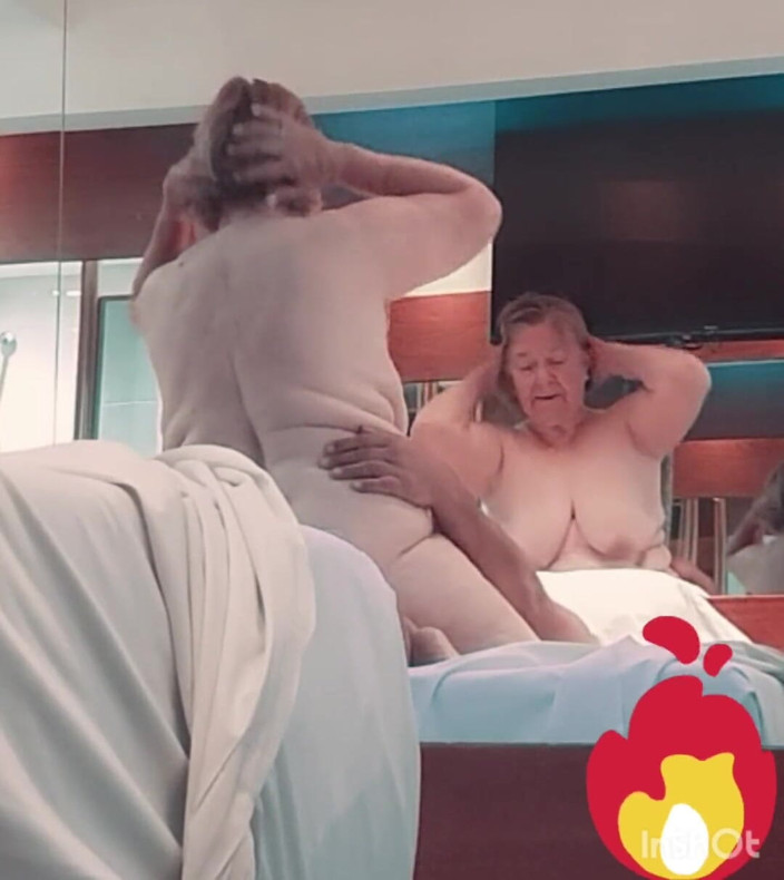 Filipo 11: Babička Miluje Sex