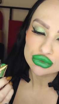 Ruj verde mentă lucios Pouty Bimbo Kisses 1080 Fhd