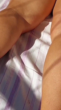 Sexig blond amatör mogen fru fötter dyrkar