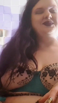 Lounging Giantess Looms