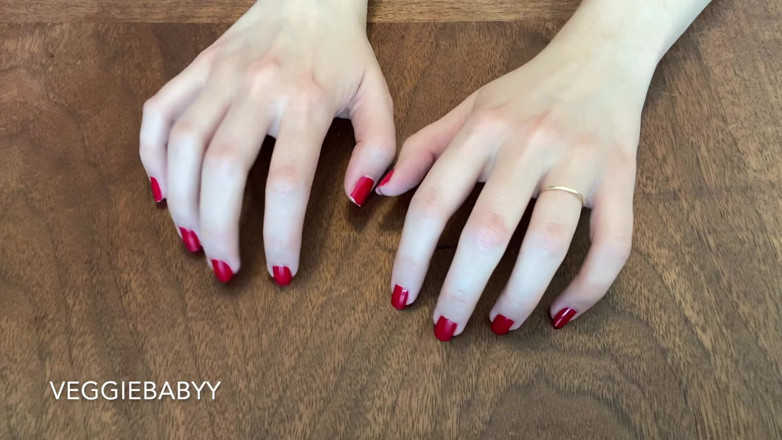 Veggiebabyy: Long Red Natural Nail Tapping