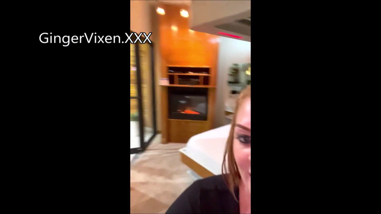 GingerVixen.XXX: V zákulisí; Zrzavý se předvádí