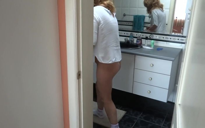 Ardientes69: Der stiefsohn meiner freundin gibt mir zwei große cumshots auf...