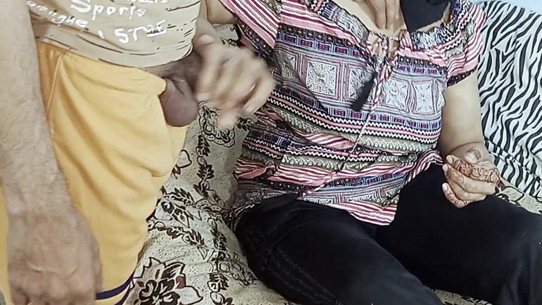 Netu: Bini panas India yang benar-benar memakai tudung Arab bermain dalam...